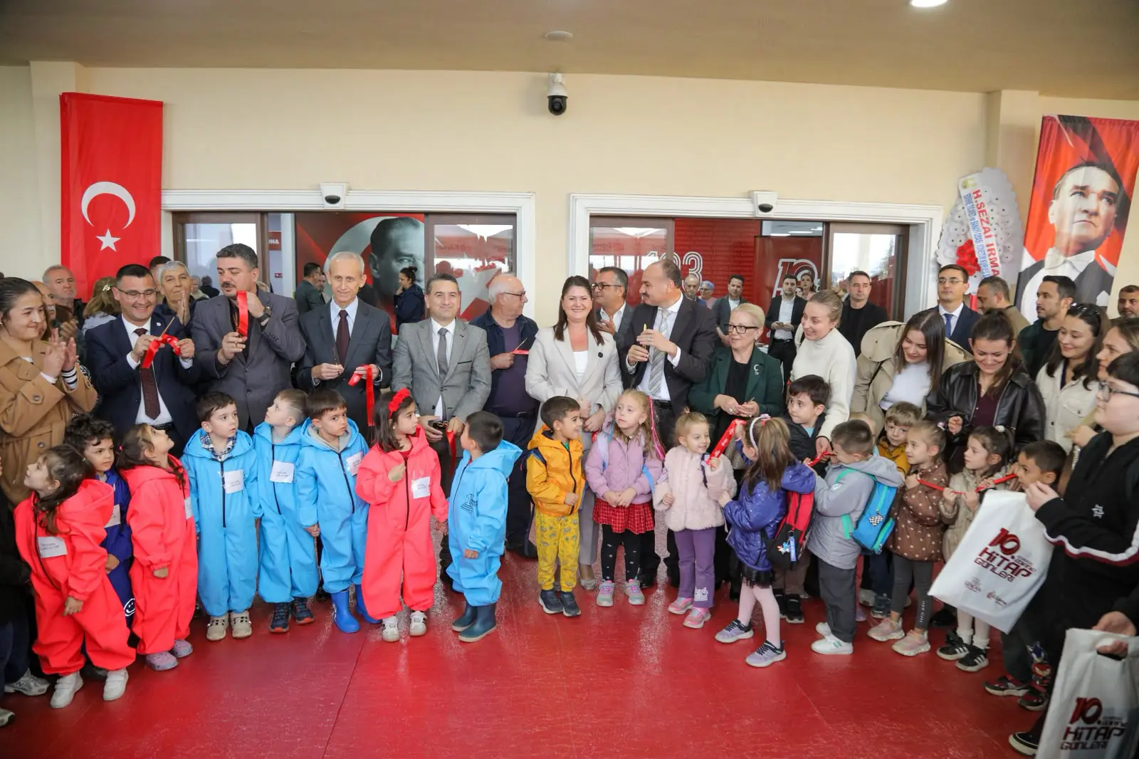 KİTAP GÜNLERİ HEYECANI BAŞLADI galeri görseli